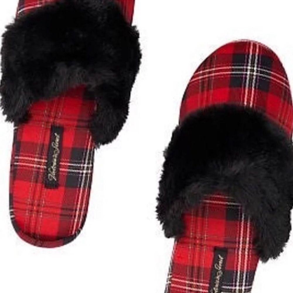 Victoria’s secret Slippers size 8 faux fur satin gift bag Christmas Holidays New